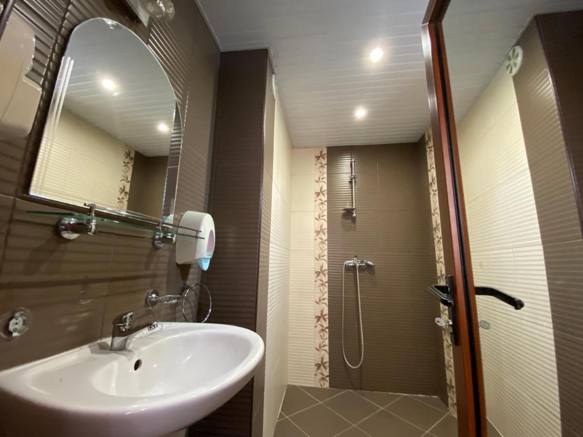 Family Hotel Kavrakovi Pavel Banya Bagian luar foto
